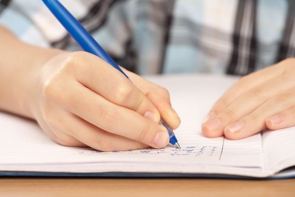 Jak vybrat správné psací potřeby pro školáka