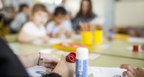 Vyzkoušeli jsme lepicí tyčinky z našeho sortimentu